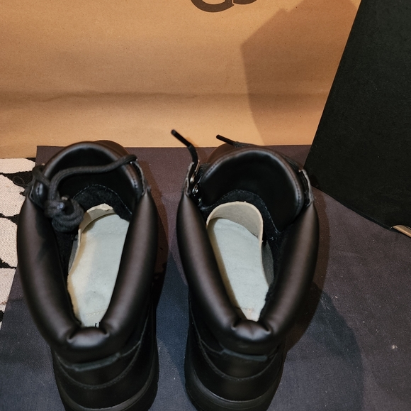 Waterproof boot - Picture 10 of 16